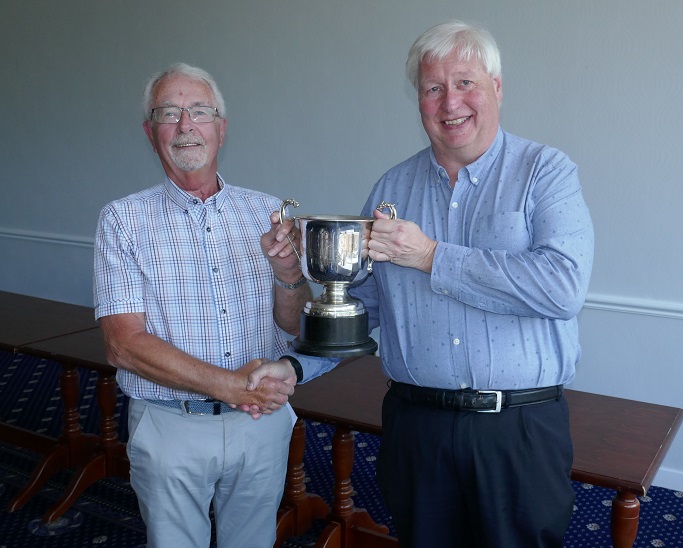  - Winner Gareth Perry awaiting photo